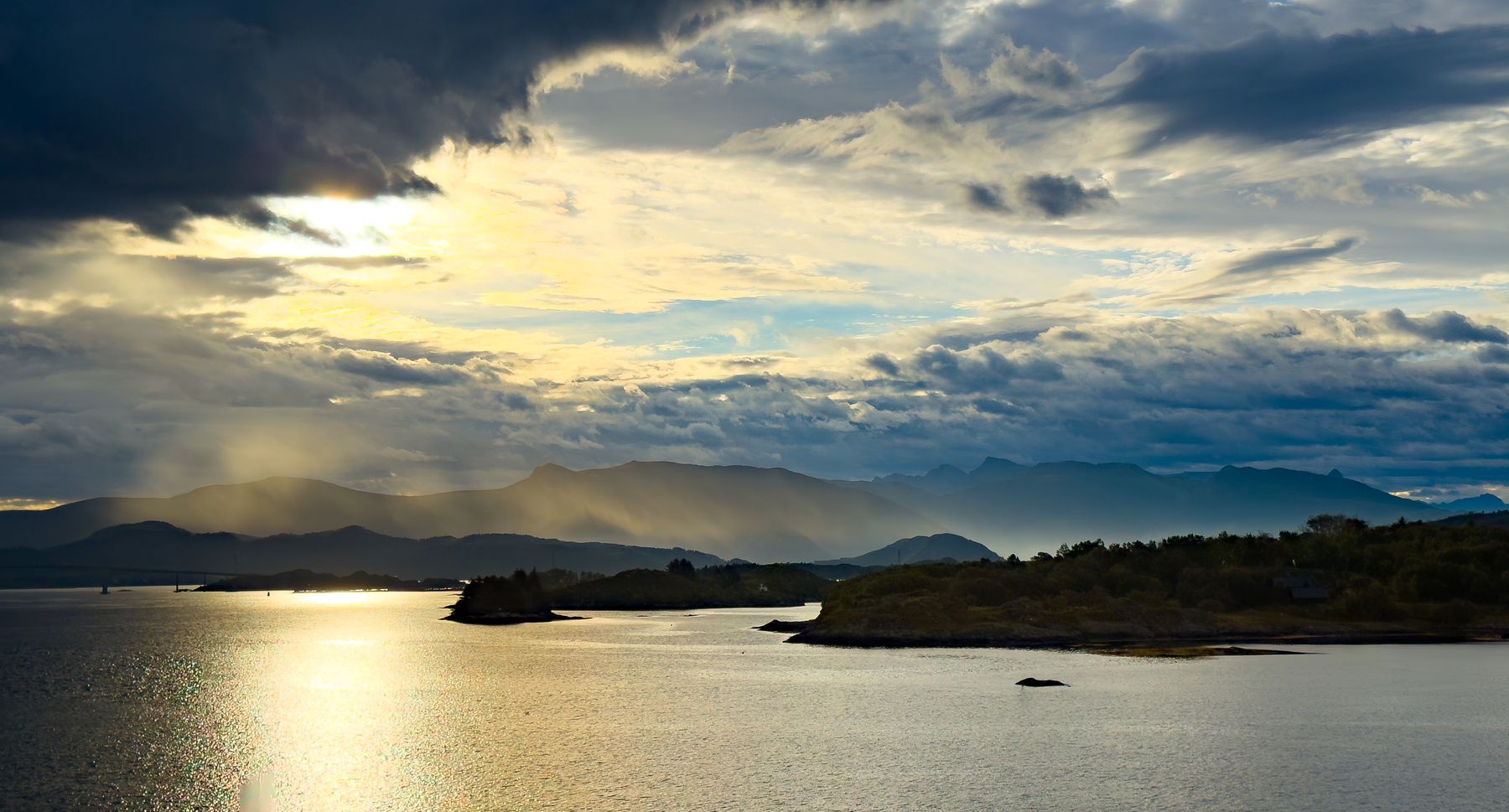 Early Morning Coast of Fosnavåg